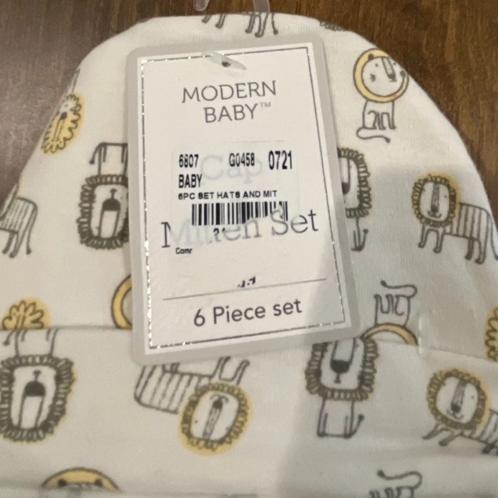 NWT Modern Baby 6 Piece Set Hats and Scratch Mittens